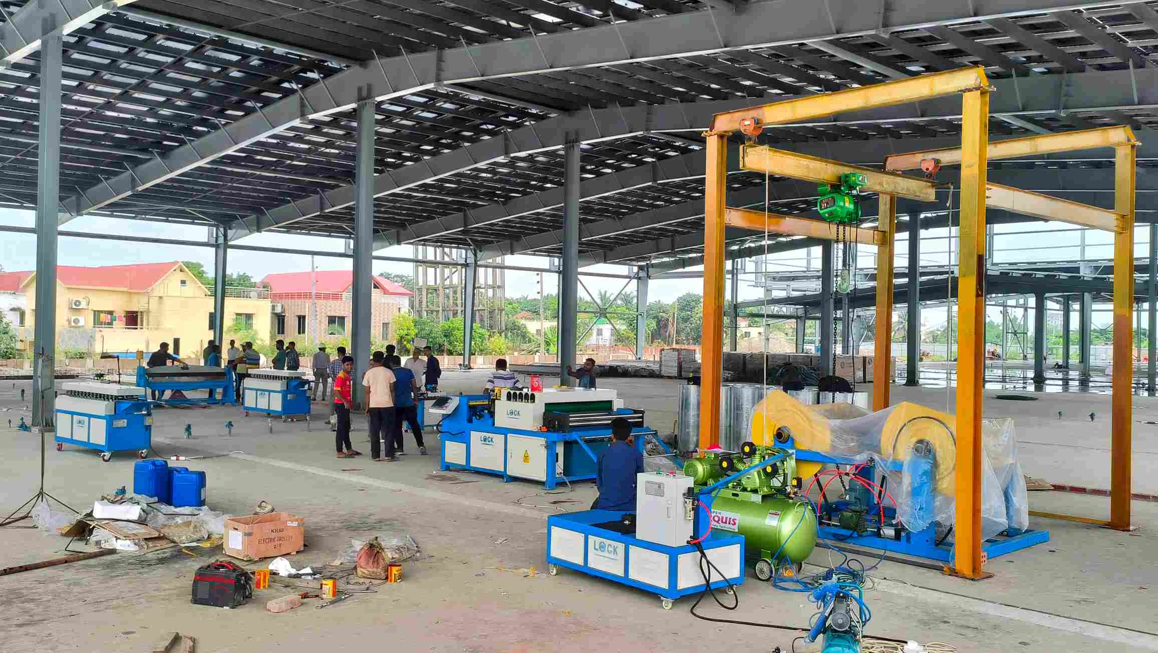 At the construction site, our engineers came to install and debug the equipment, and the customer was very satisfied.