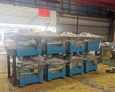 Lock forming machine loading to Peru